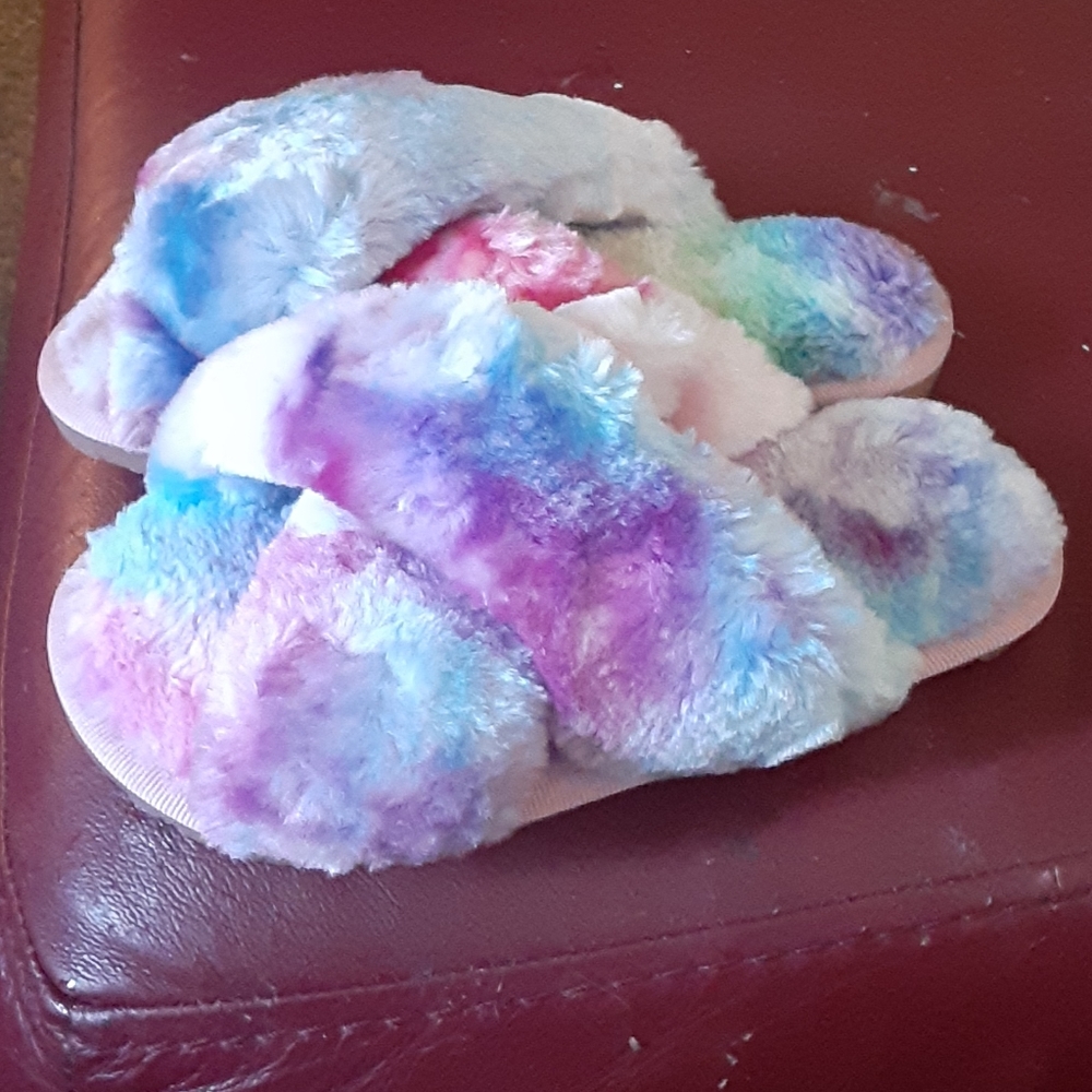 Bnwot youth size 1/2 rainbow slides